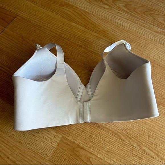 Vanity Fair Off White Wireless Bra 38D - Picture 9 of 9